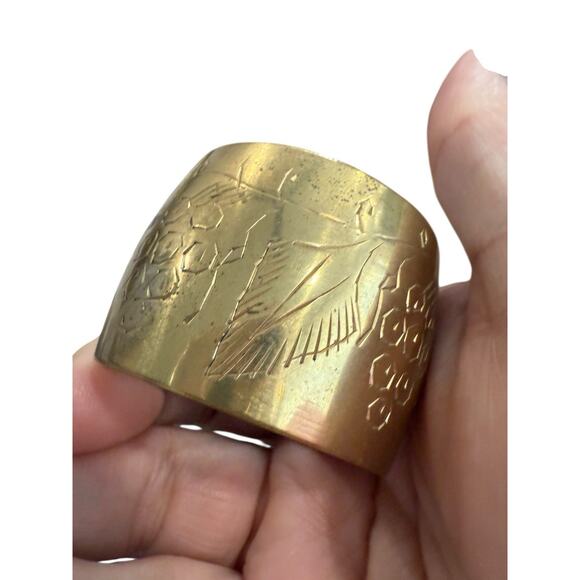 Vintage Etched Brass Napkin Rings Gold Floral Band Set of 8 India - Picture 5 of 8